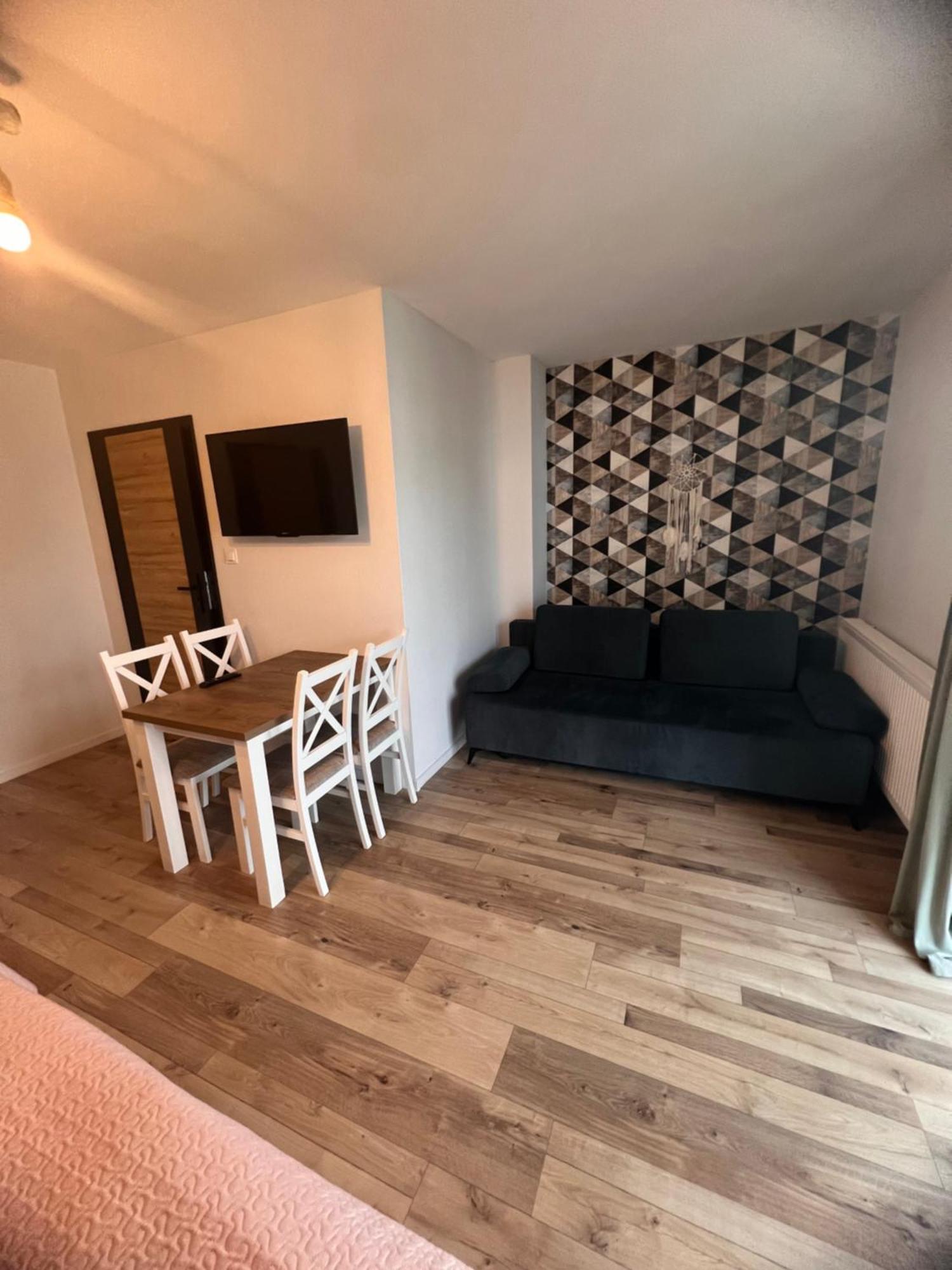 Czarny Baran Apartment Дебки Екстериор снимка