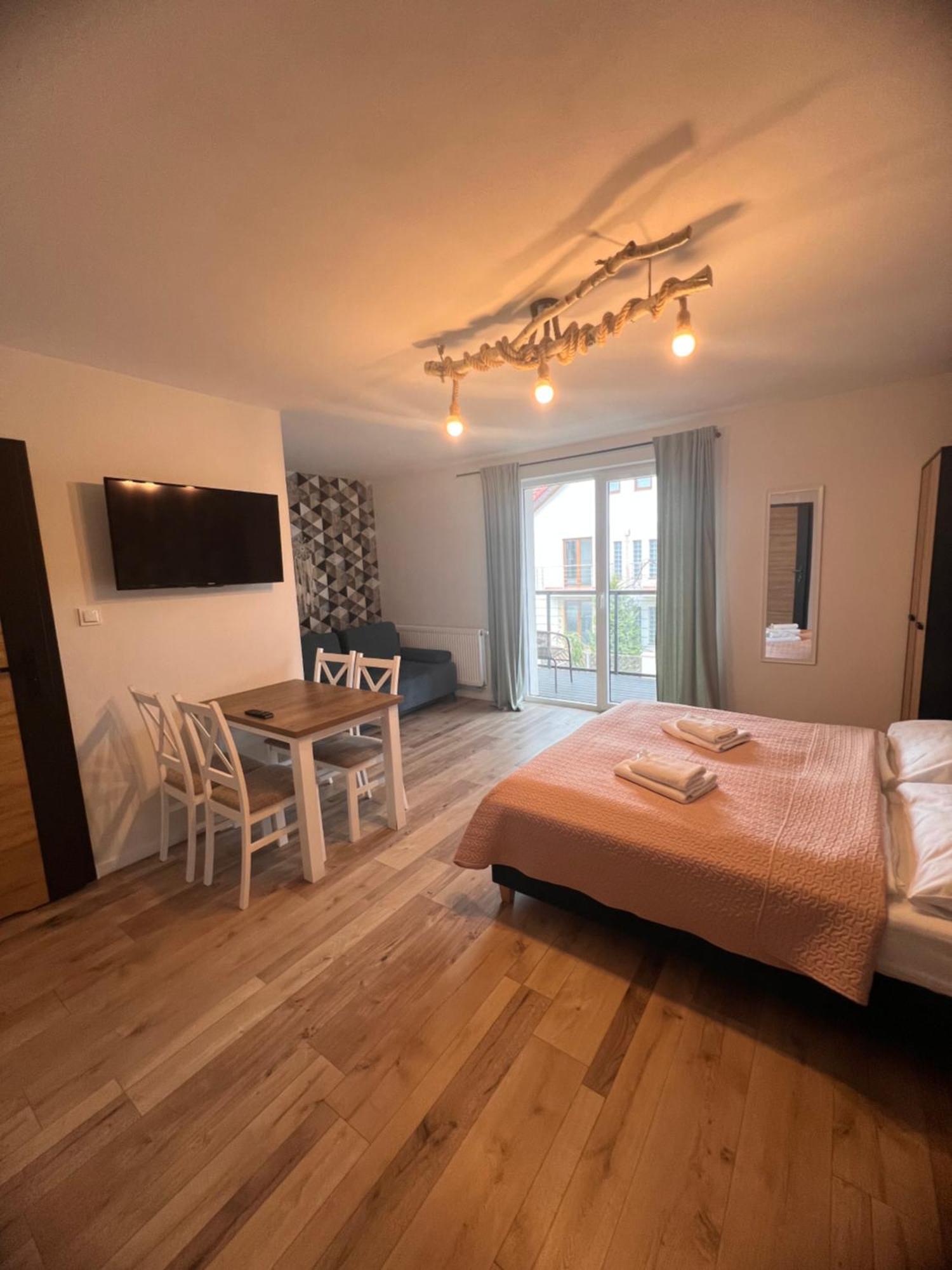 Czarny Baran Apartment Дебки Екстериор снимка
