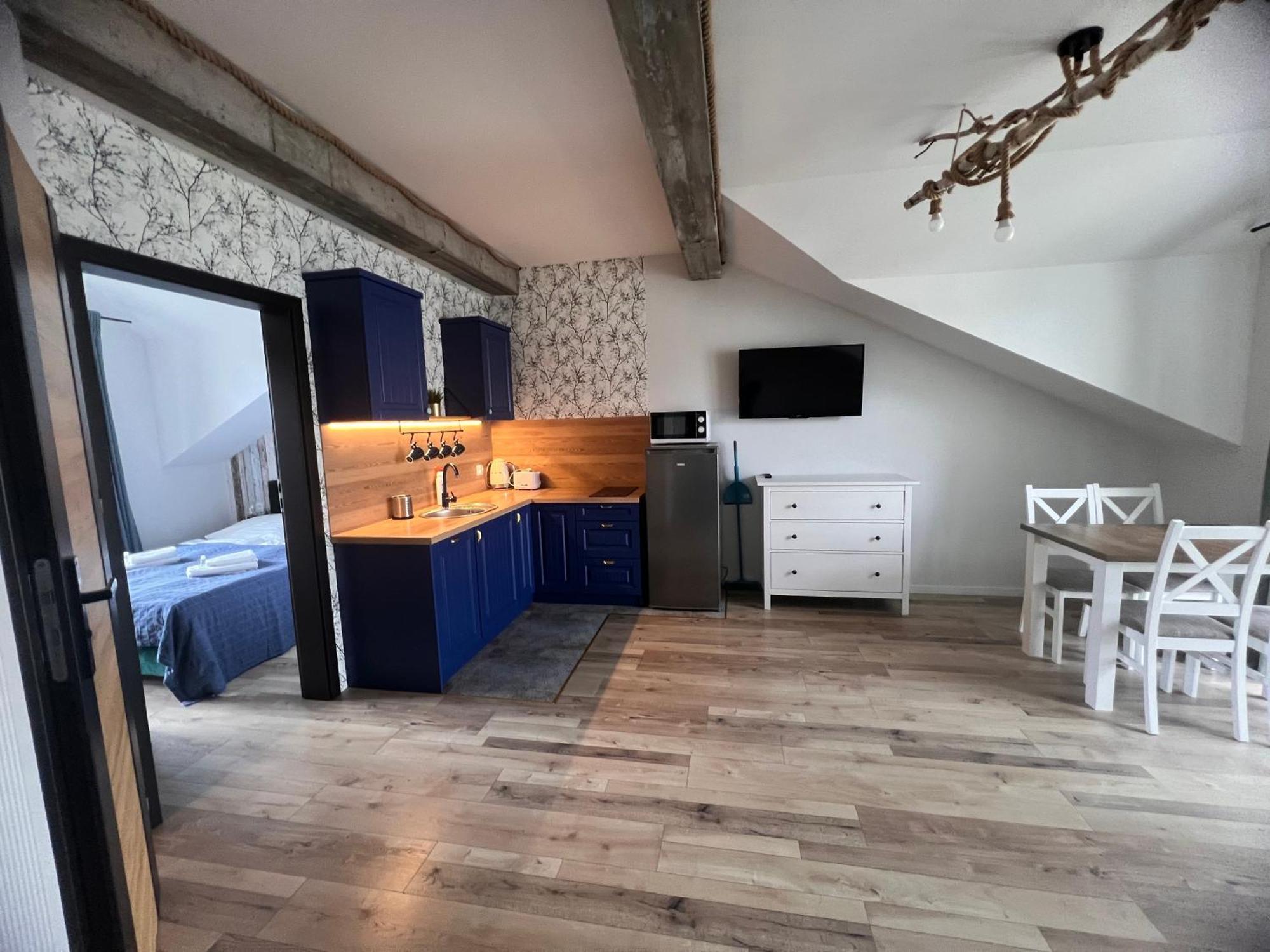 Czarny Baran Apartment Дебки Екстериор снимка