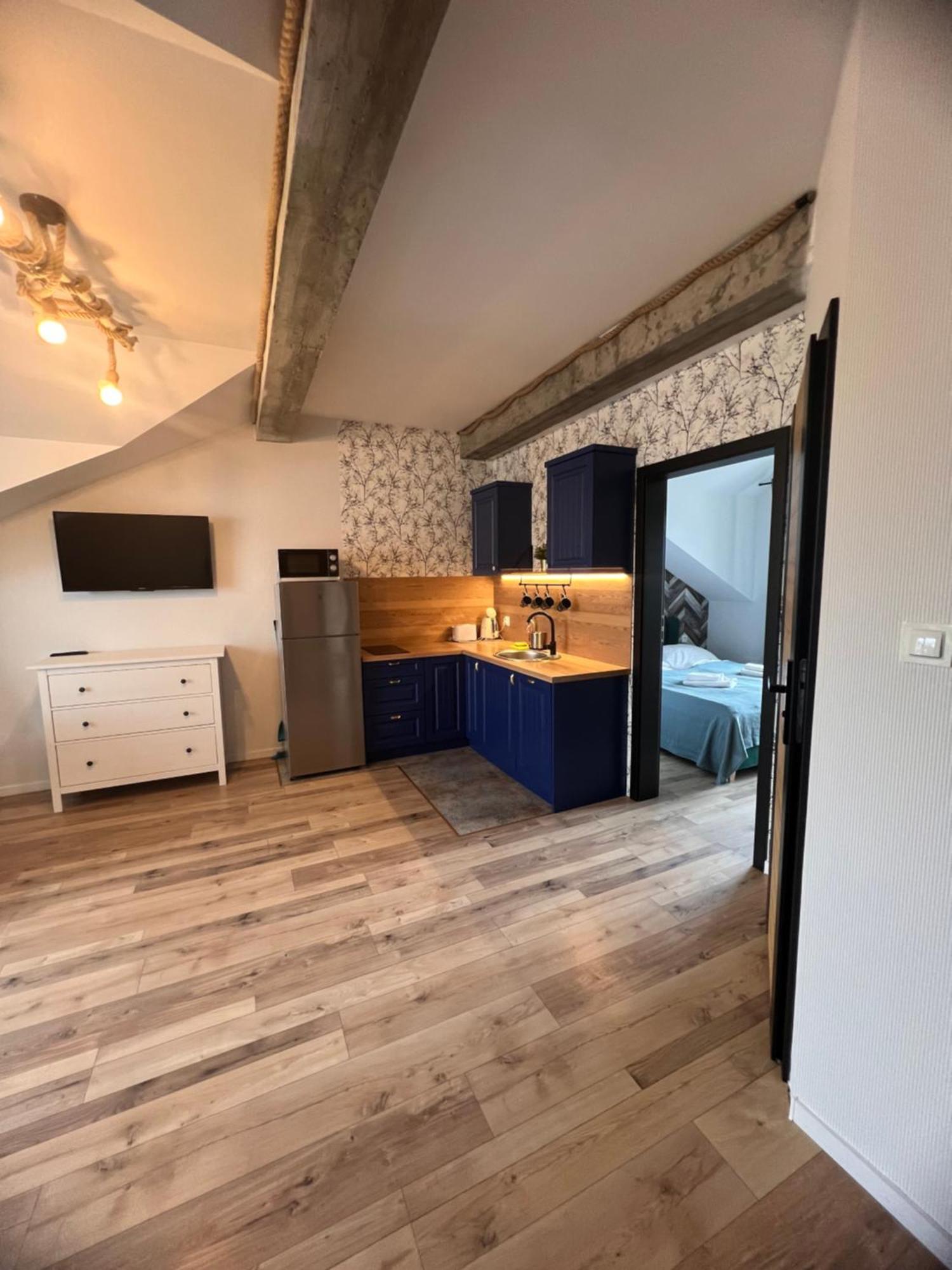 Czarny Baran Apartment Дебки Екстериор снимка