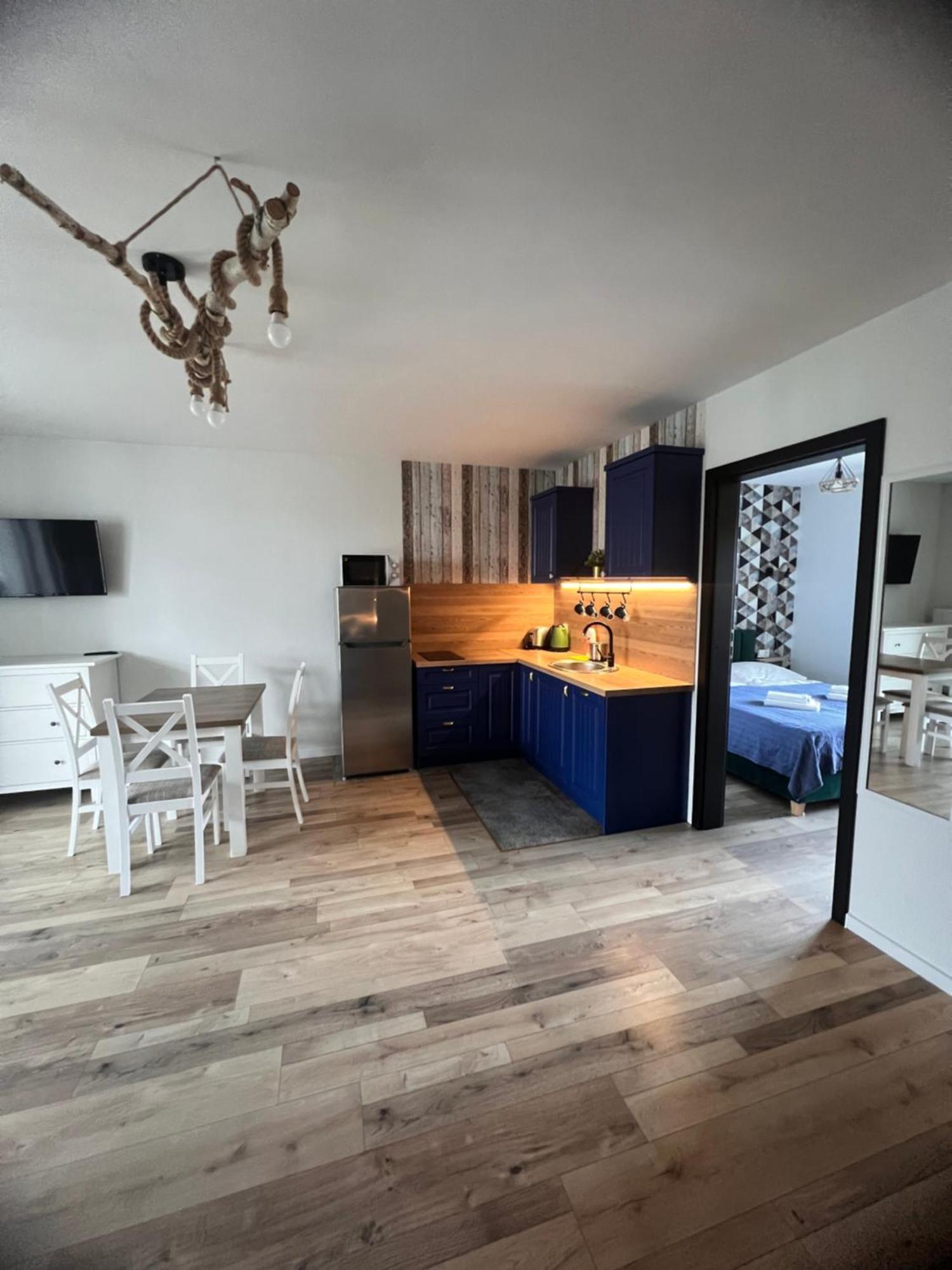 Czarny Baran Apartment Дебки Екстериор снимка