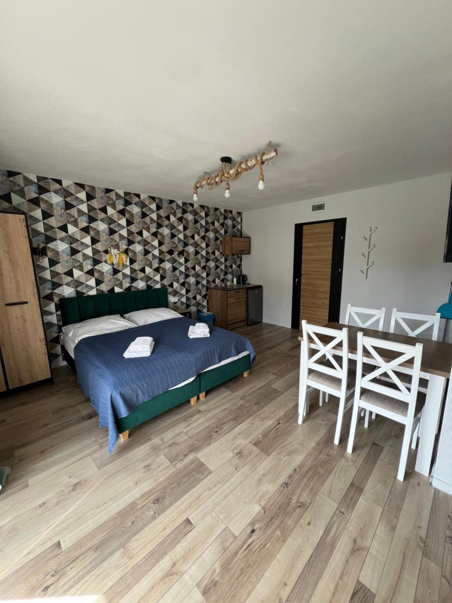 Czarny Baran Apartment Дебки Екстериор снимка