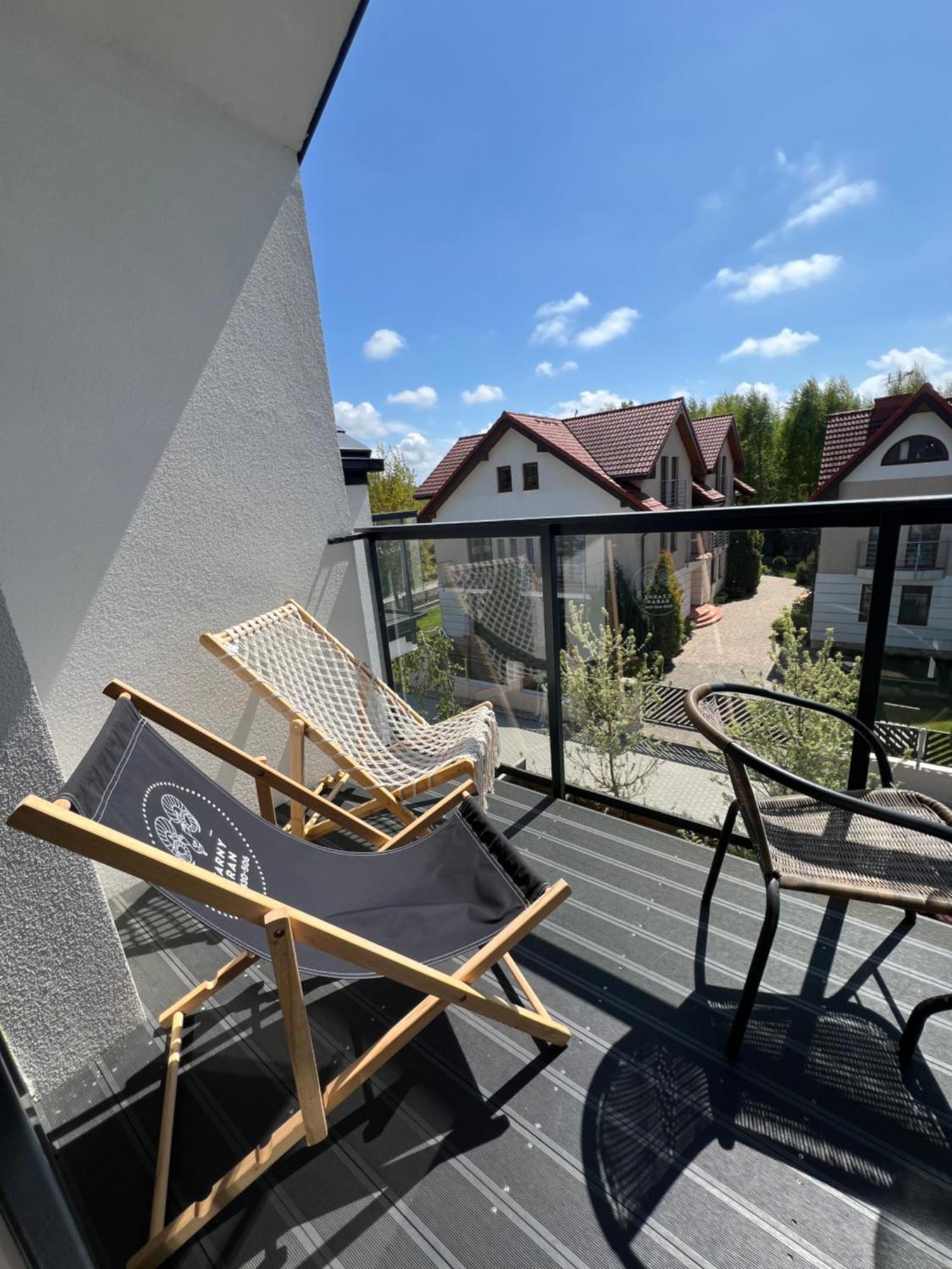 Czarny Baran Apartment Дебки Екстериор снимка