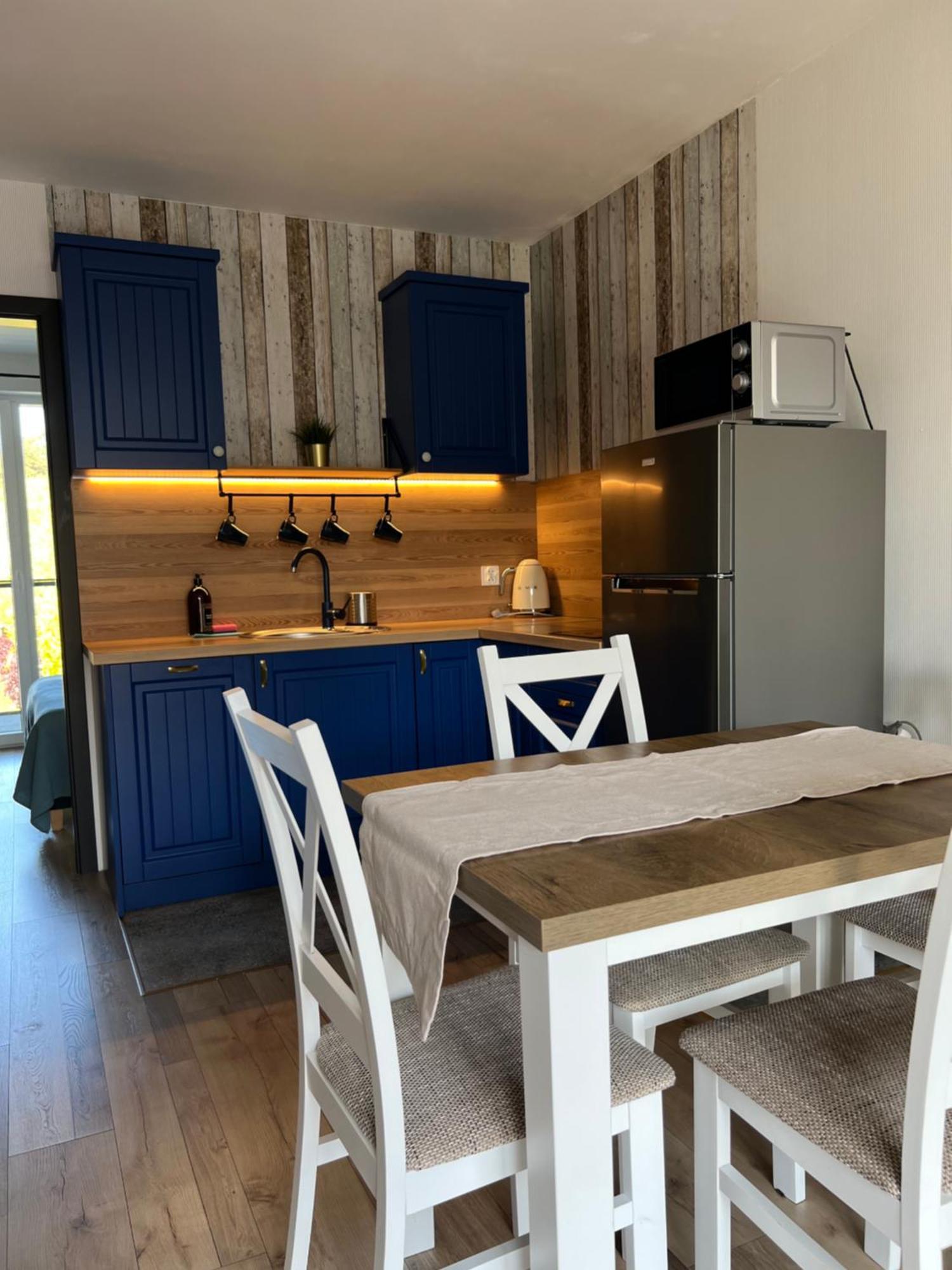 Czarny Baran Apartment Дебки Екстериор снимка