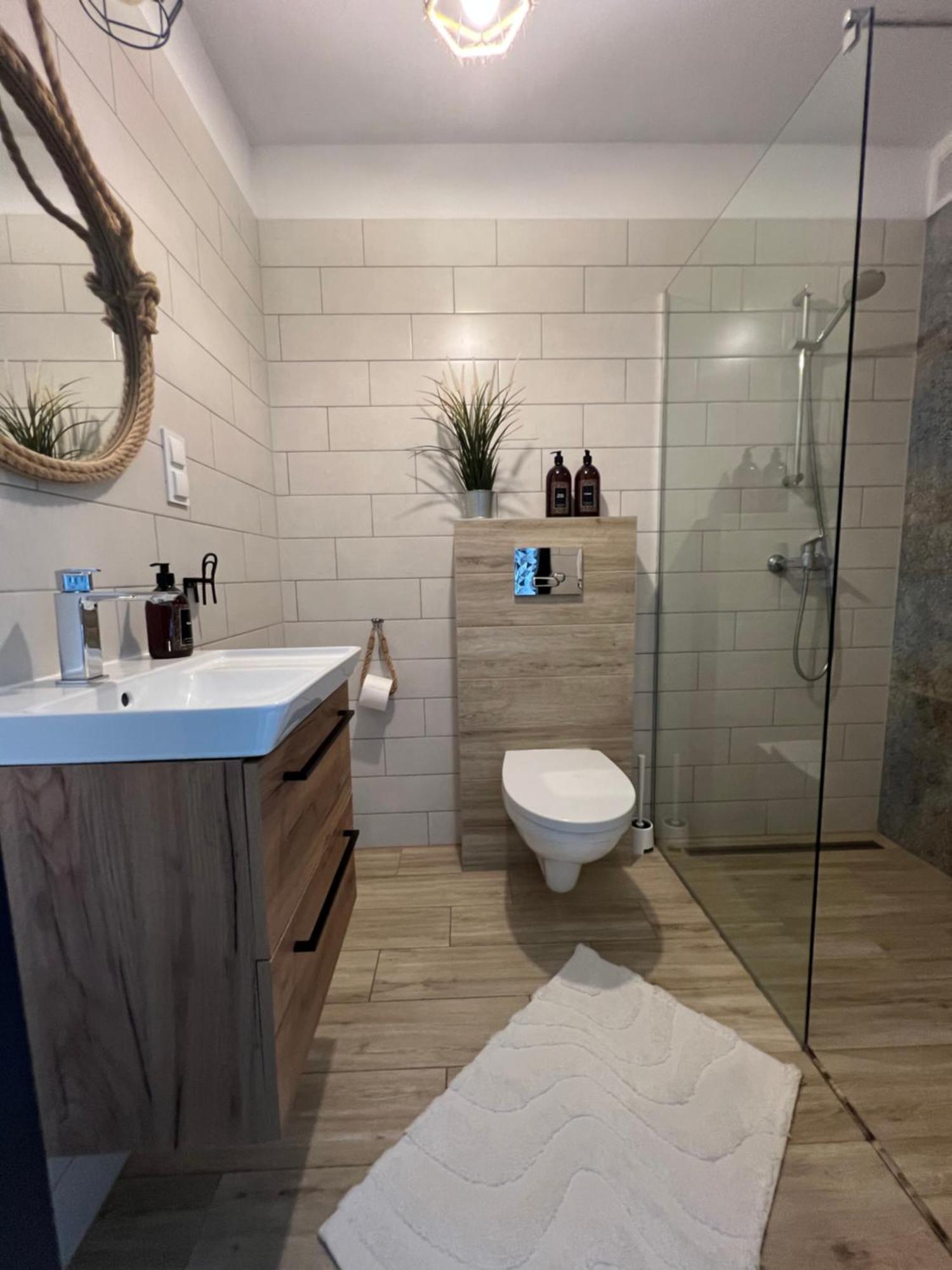 Czarny Baran Apartment Дебки Екстериор снимка