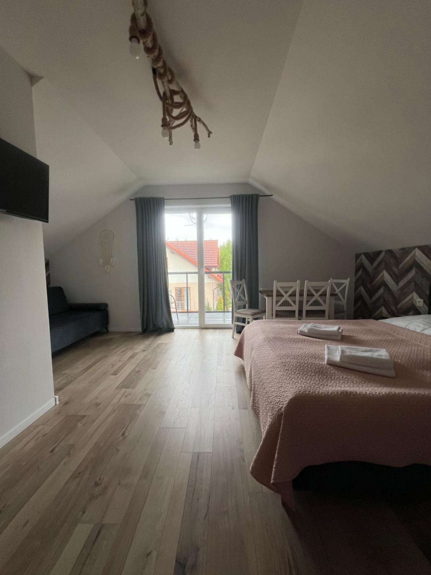 Czarny Baran Apartment Дебки Екстериор снимка